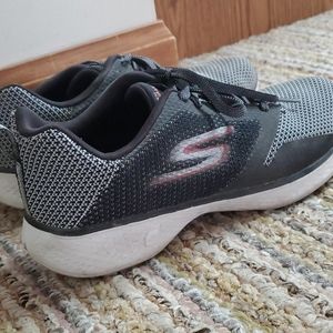 Skechers Go Walk 4